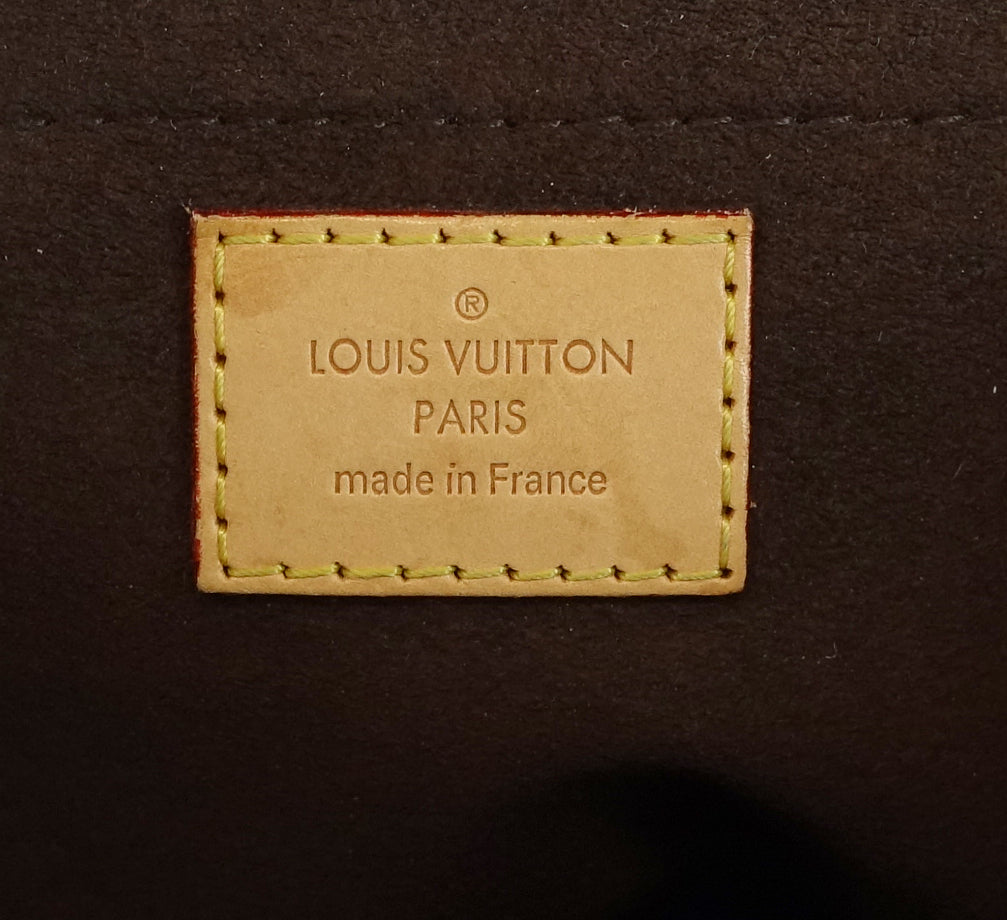 Louis Vuitto Pochette Metis Monogram Canvas Shoulder Bag