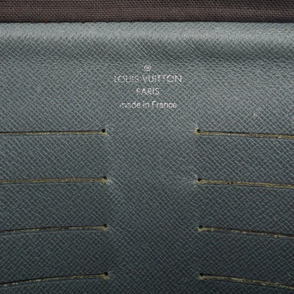 Louis Vuitto Pavel Taiga Leather Clutch Bag