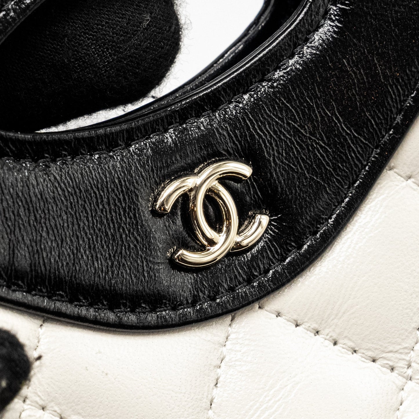 Chanel 31 Nano Clutch with Chain Shiny Lambskin White/Black L (Microchip)