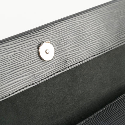 Louis Vuitton Cluny MM Epi Black Shoulder Bag