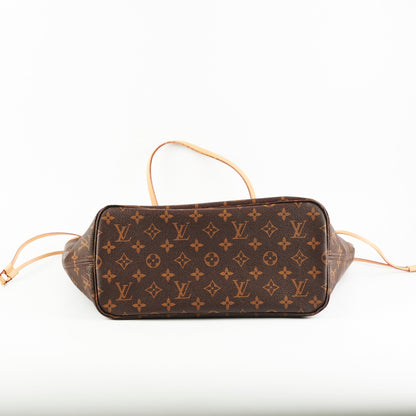 Louis Vuitton Neverfull MM Monogram Shoulder Bag