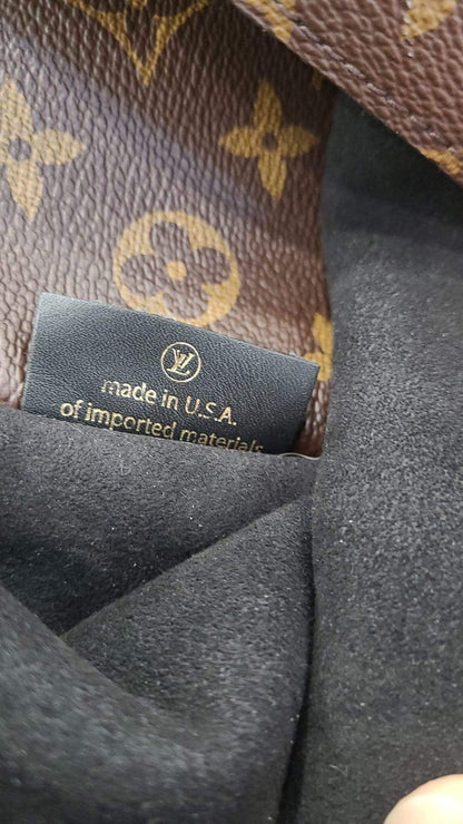 LOUIS VUITTON Neonoe Monogram Canvas Shoulder Bag Brown
