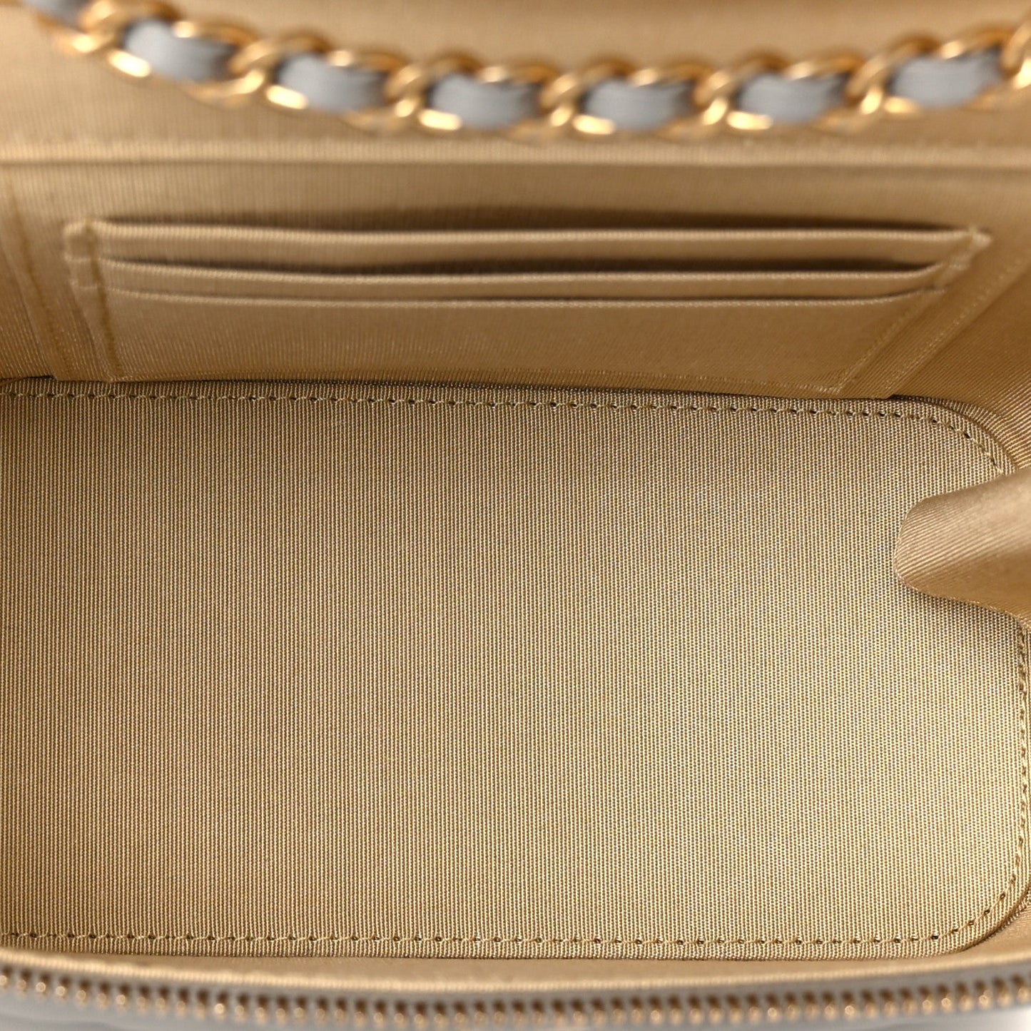 Lambskin Quilted Small Pearl Crush Vanity Case With Chain Grey