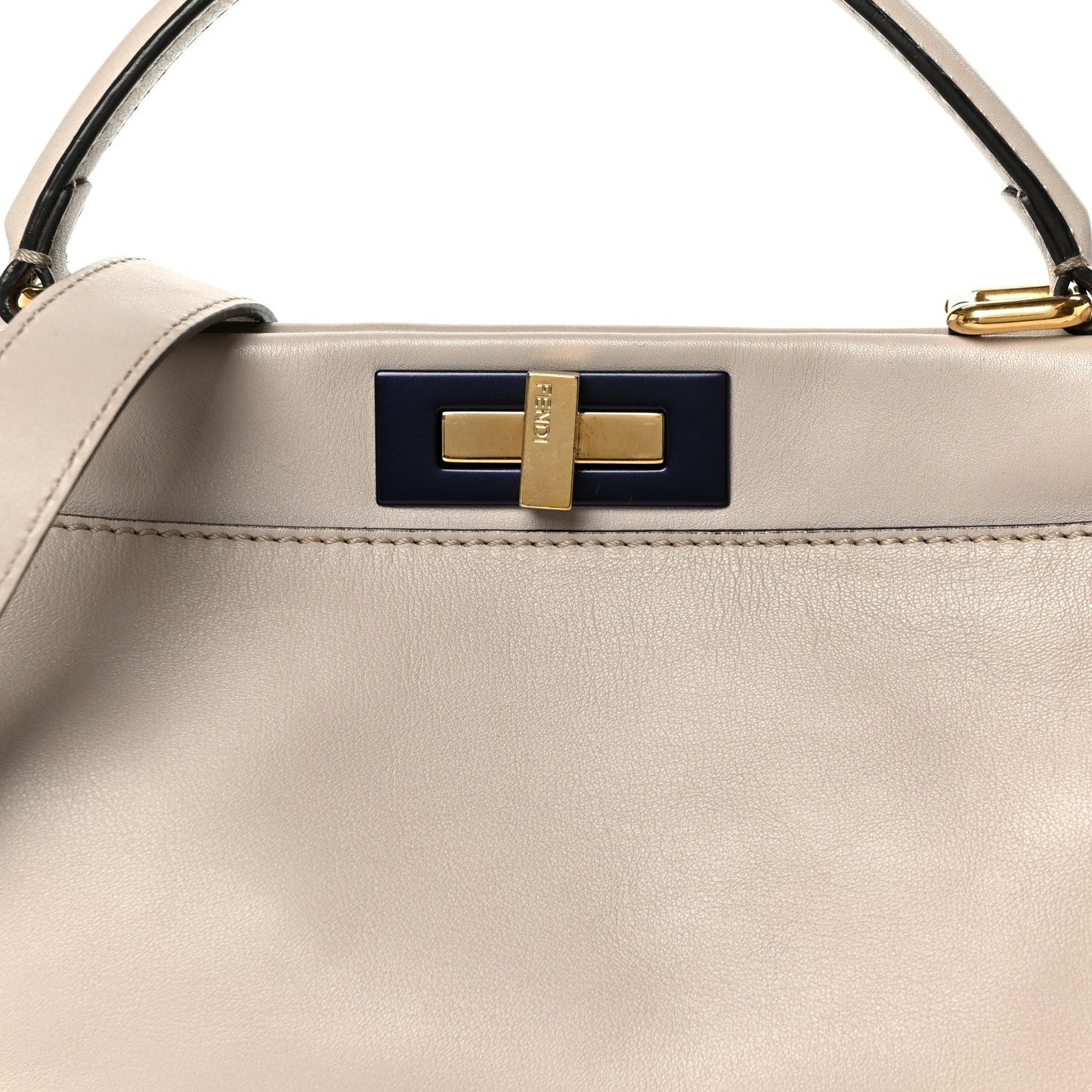 Vitello Seta Shiny Nappa Medium Peekaboo Iconic Satchel Grigio Polvere Magenta