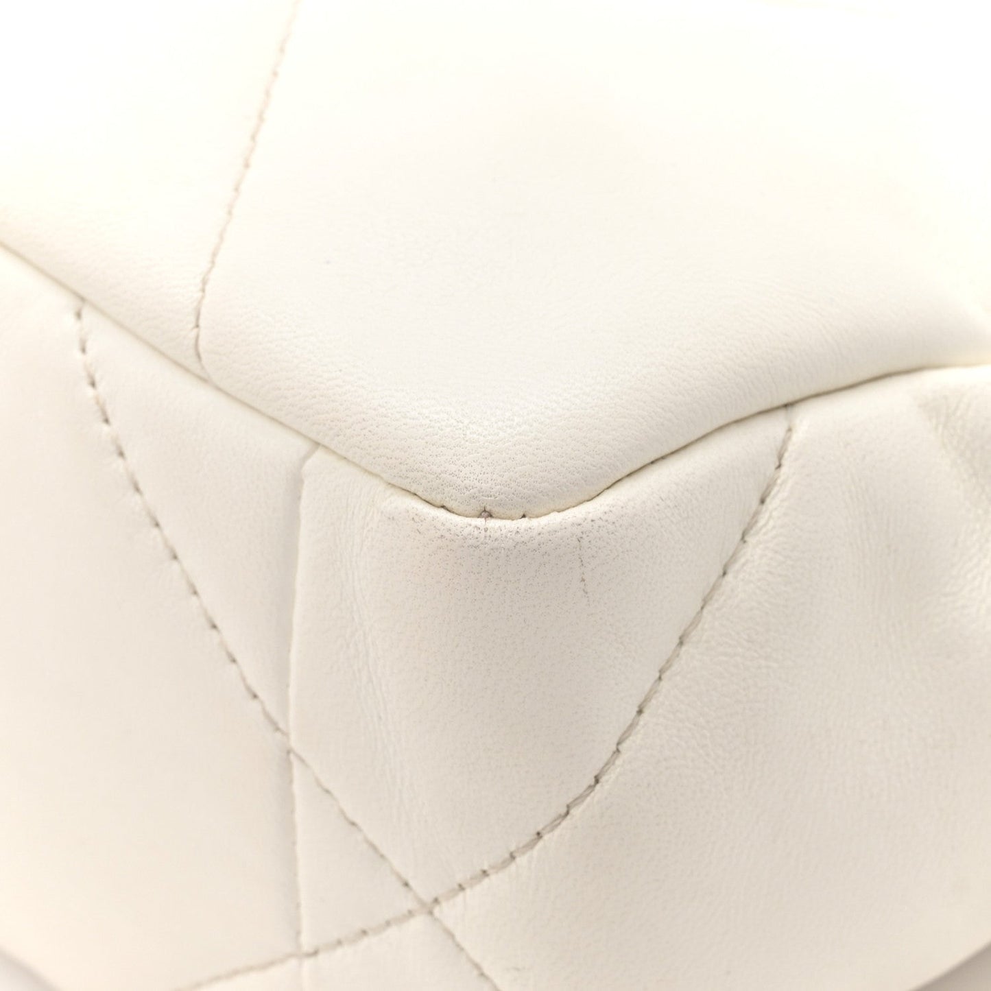 Lambskin Quilted Medium Chanel 19 Flap White