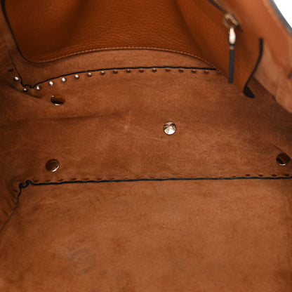 Pebbled Calfskin Medium Rockstud Tote Light Cuir