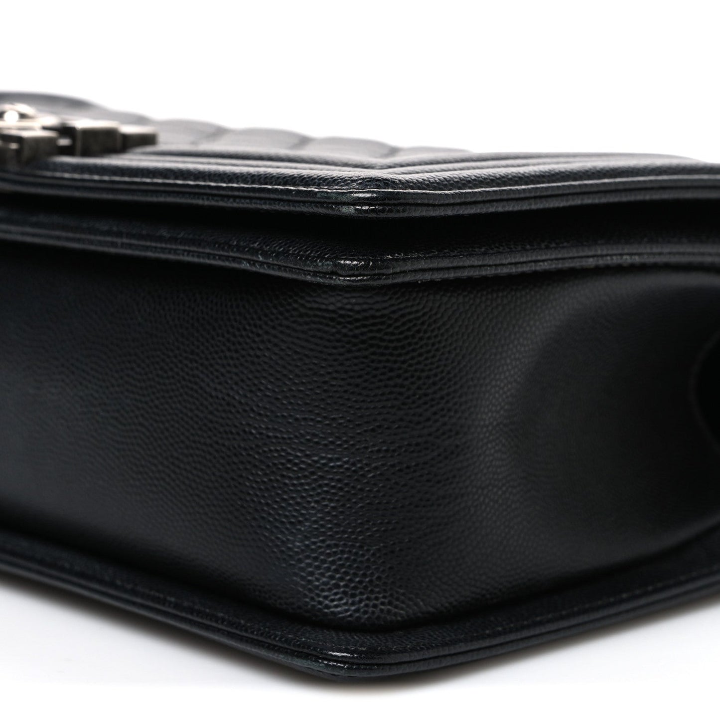 Caviar Quilted Medium Boy Flap Black