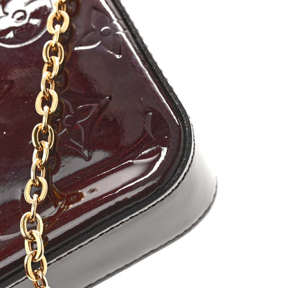 Vernis Pochette Felicie Chain Wallet Amarante