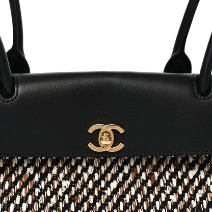 Tweed Calfskin Urban Essentials Small Shopping Bag Black Multicolor