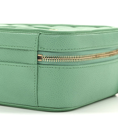Caviar Quilted Medium CC Filigree Vanity Case Green