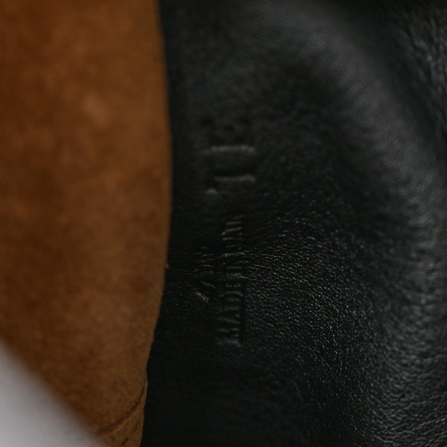 Calfskin Amazona 28 Black