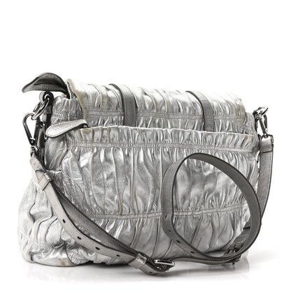 Metallic Nappa Gaufre Messenger Tote Argento