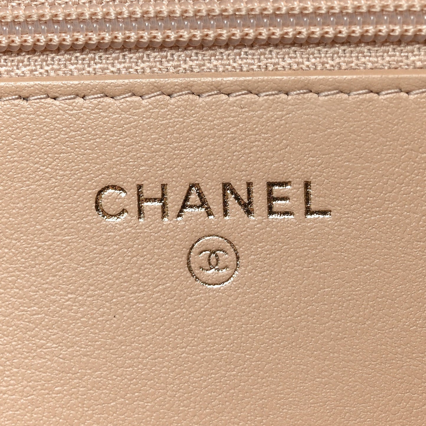 Caviar Quilted CC Filigree Wallet On Chain WOC Beige Black