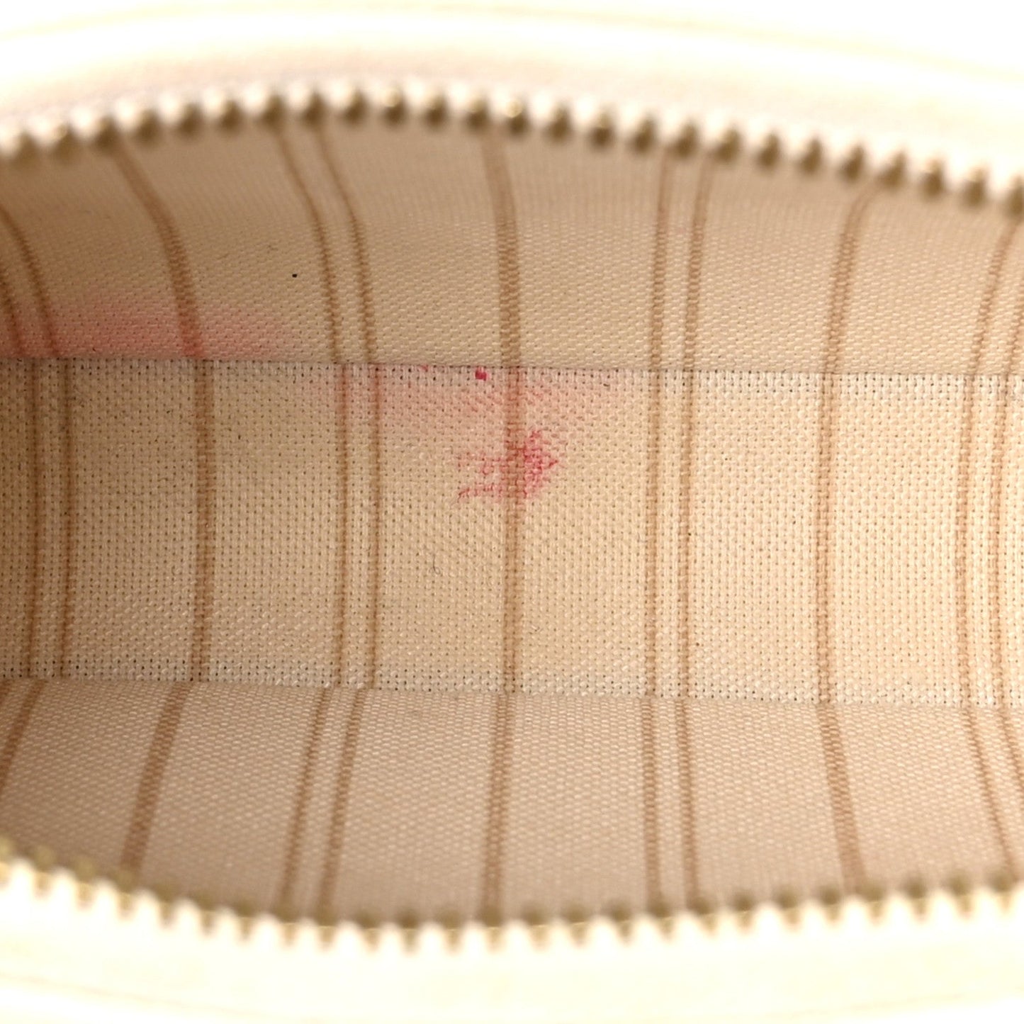 Empreinte Easy Pouch On Strap Cream