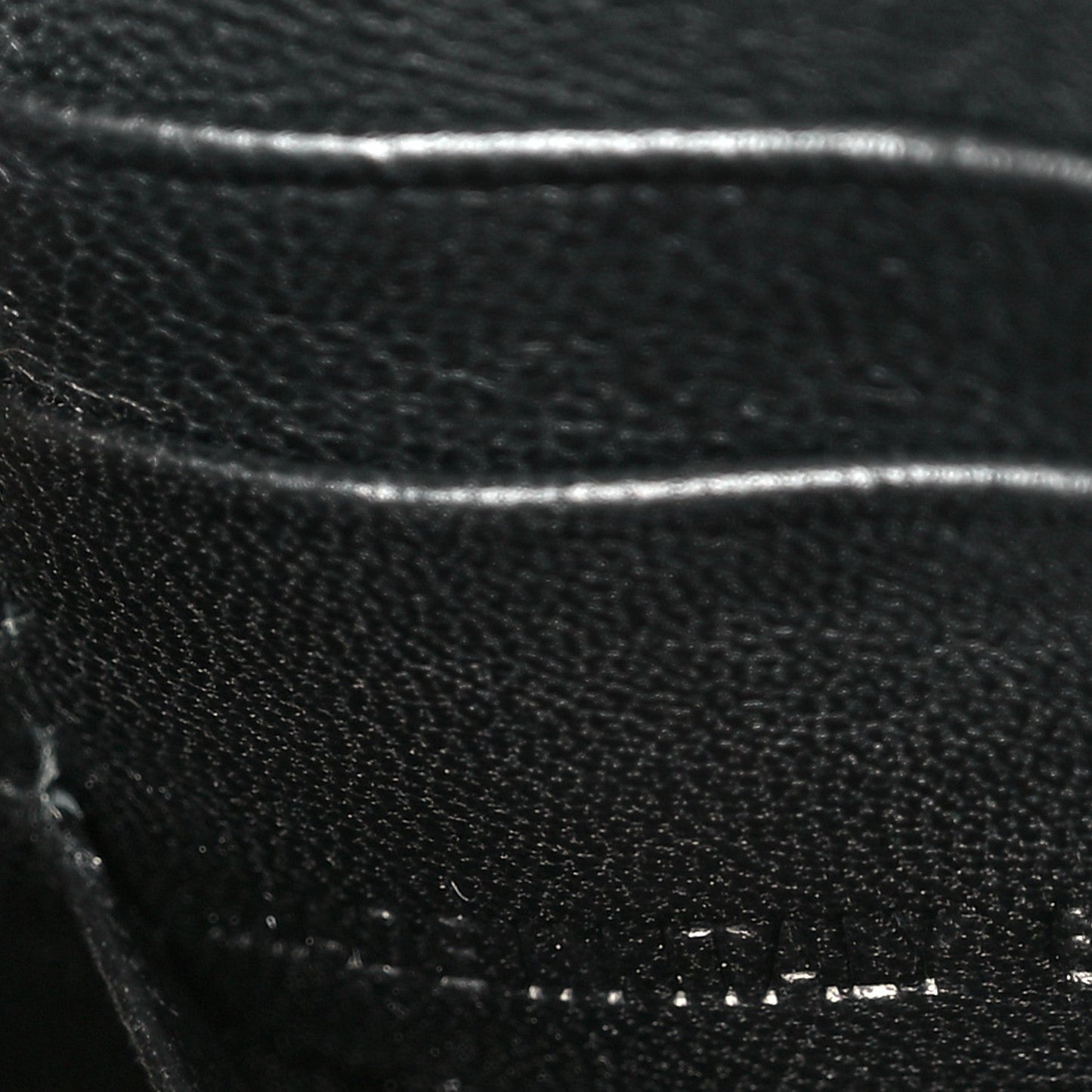 Shiny Calfskin Monochrome Crocodile Embossed Hourglass Chain Bag Black