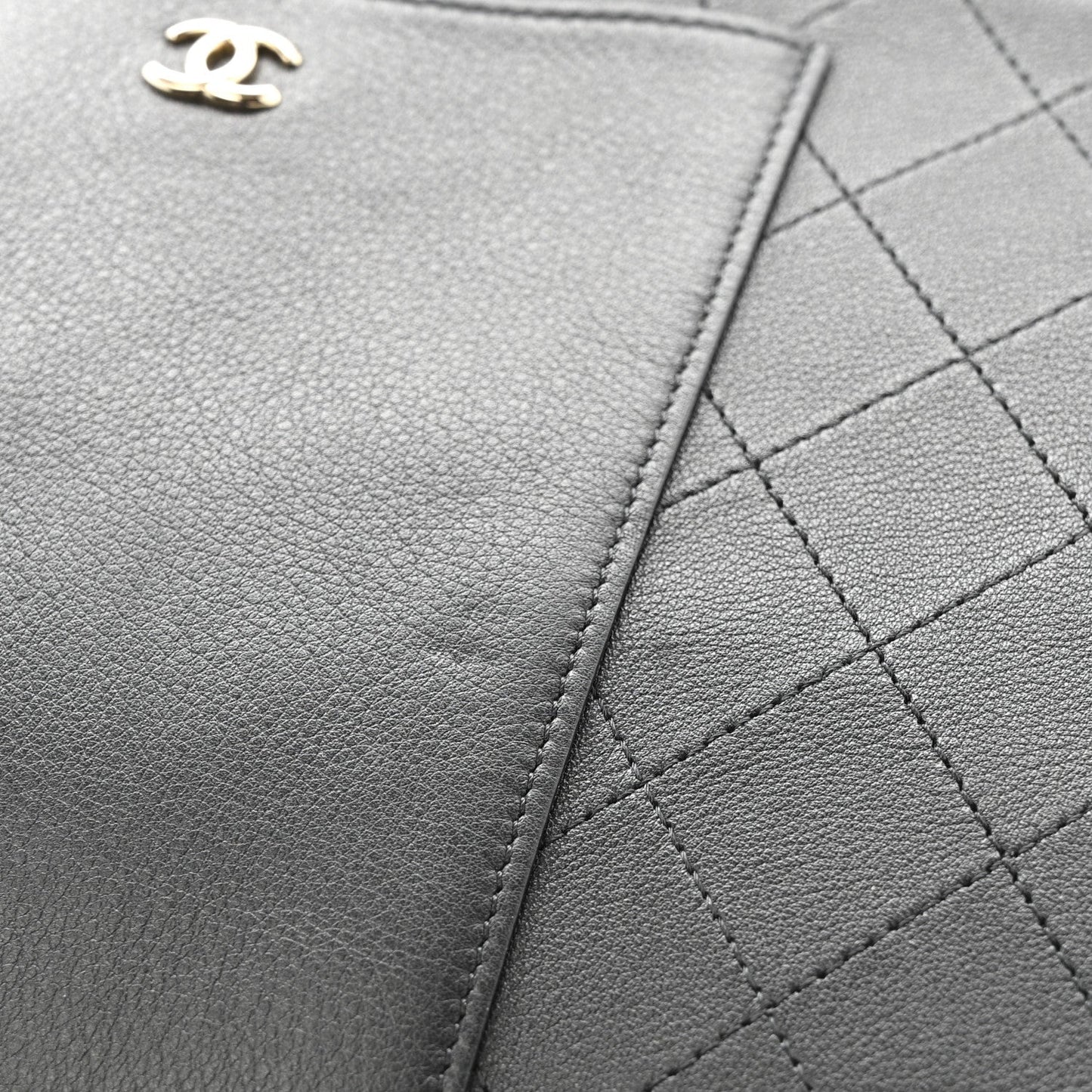 Calfskin Quilted Medium CC Pocket Cosmetic Case Black