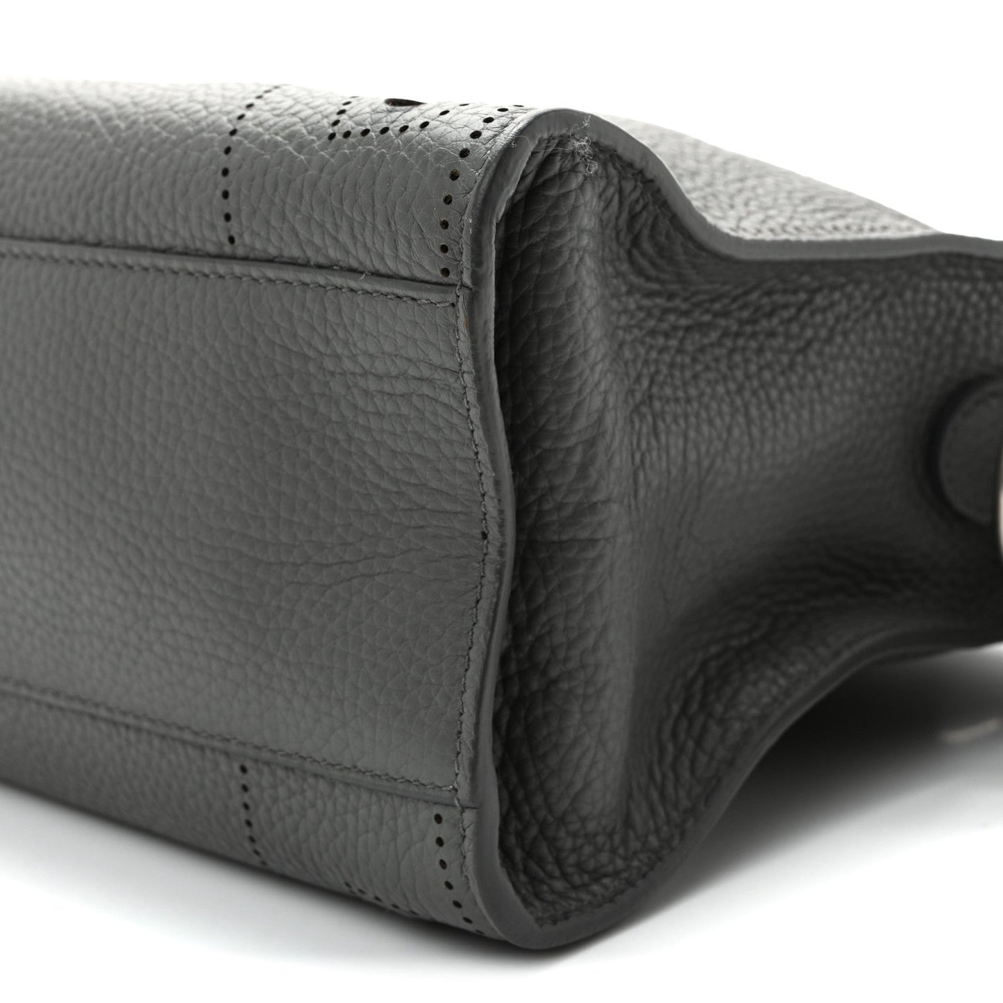 Veau Grana Perforated Blackout Hardware S City Gris Acier