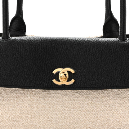 Grained Calfskin Boucle Urban Essentials Small Shopping Bag Ecru Black