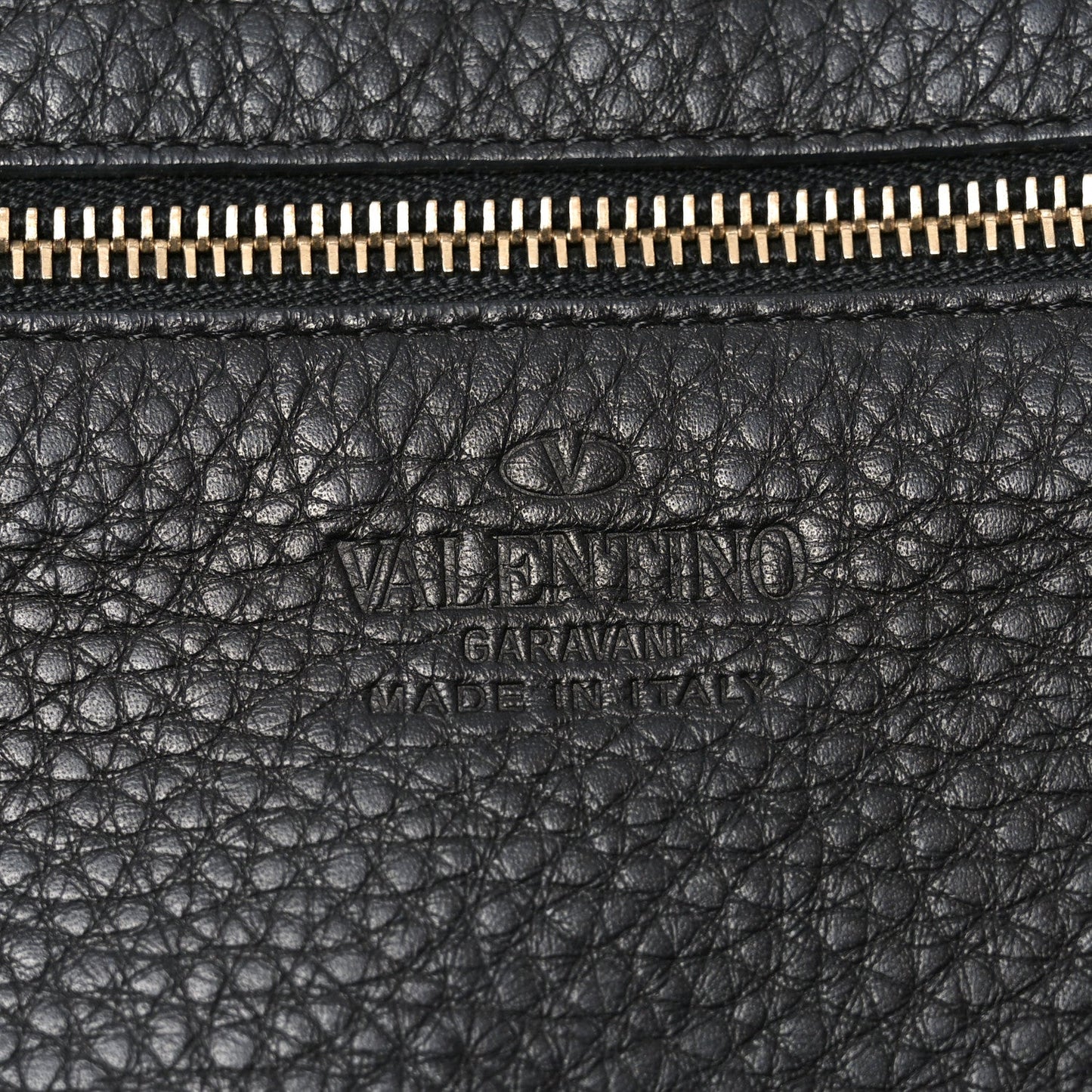 Pebbled Calfskin Medium Rockstud Tote Black
