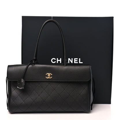 Grained Calfskin Stitched Urban Essentials Large Shopping Bag Black