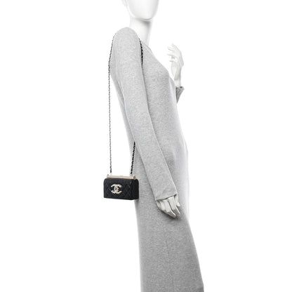 Lambskin Quilted Pearl CC Vanity Case Black