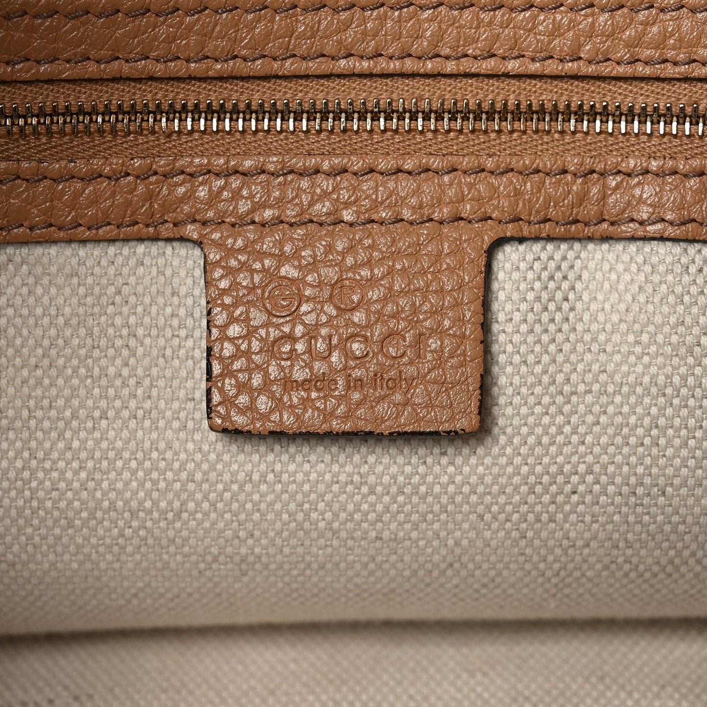 Pebbled Calfskin Large Soho Hobo Camelia