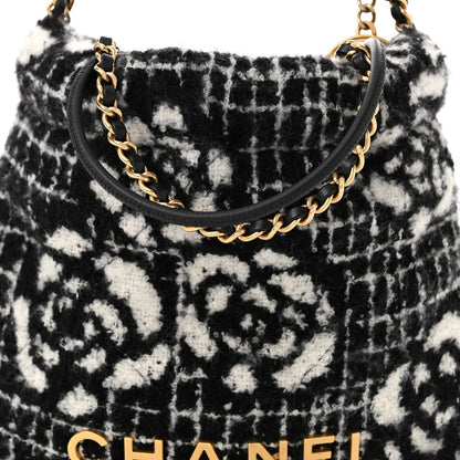 Cashmere Mini Chanel 22 Black White