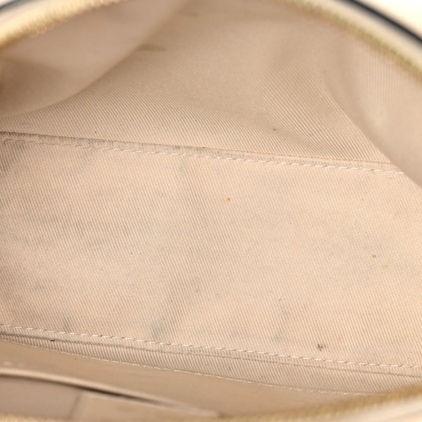 Monogram Saintonge Creme