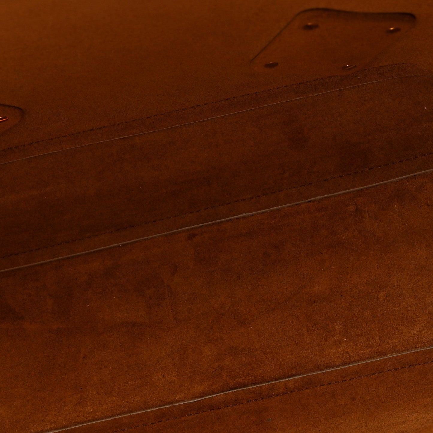 Grainy Calfskin Medium Arco Plaster