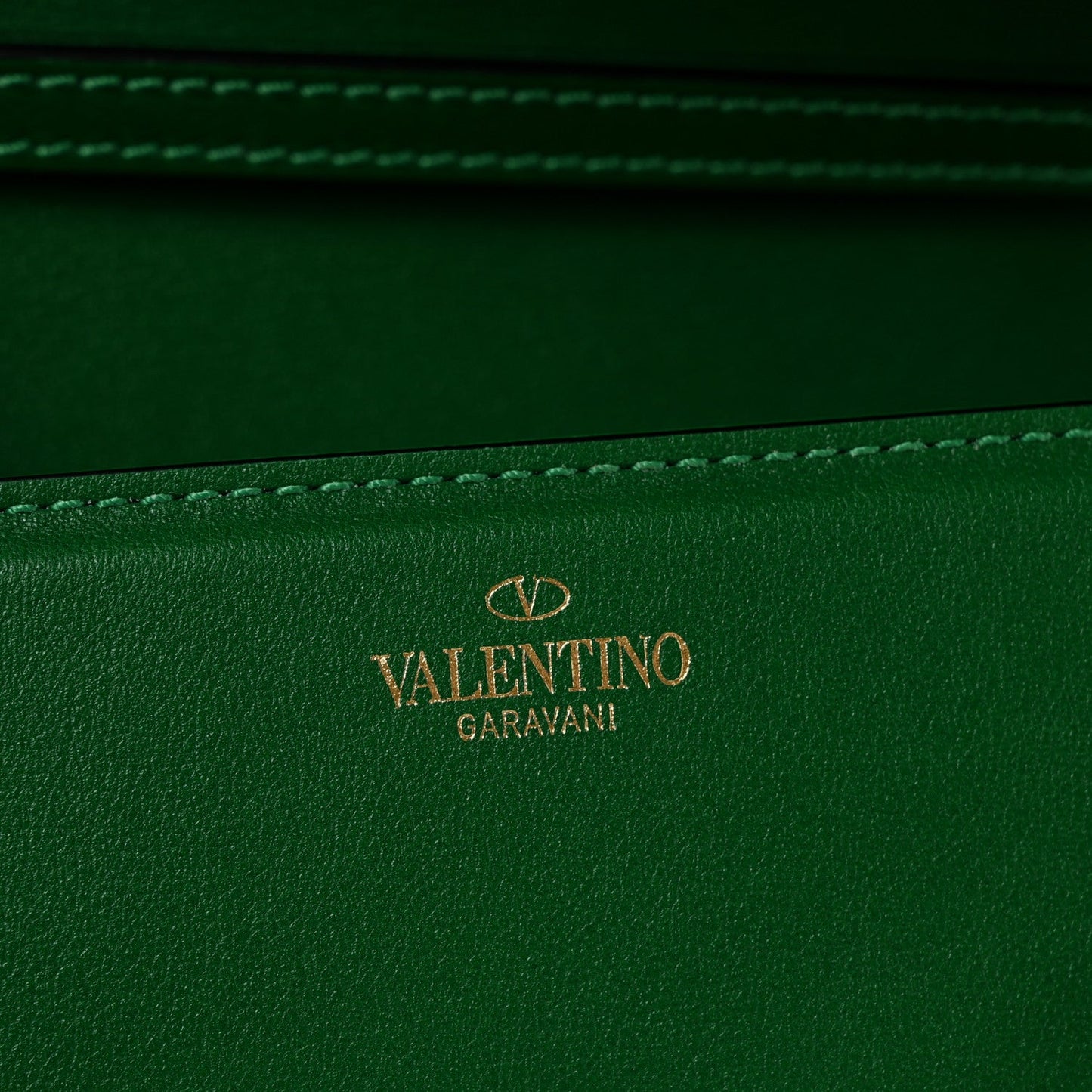 Calfskin Vlogo Small Loco Shoulder Bag Gea Green
