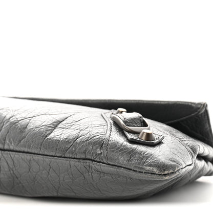 Agneau Classic Hardware Envelope Strap Clutch Gris Fossile