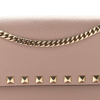 Pebbled Calfskin Rockstud Flap Wallet On Chain Poudre