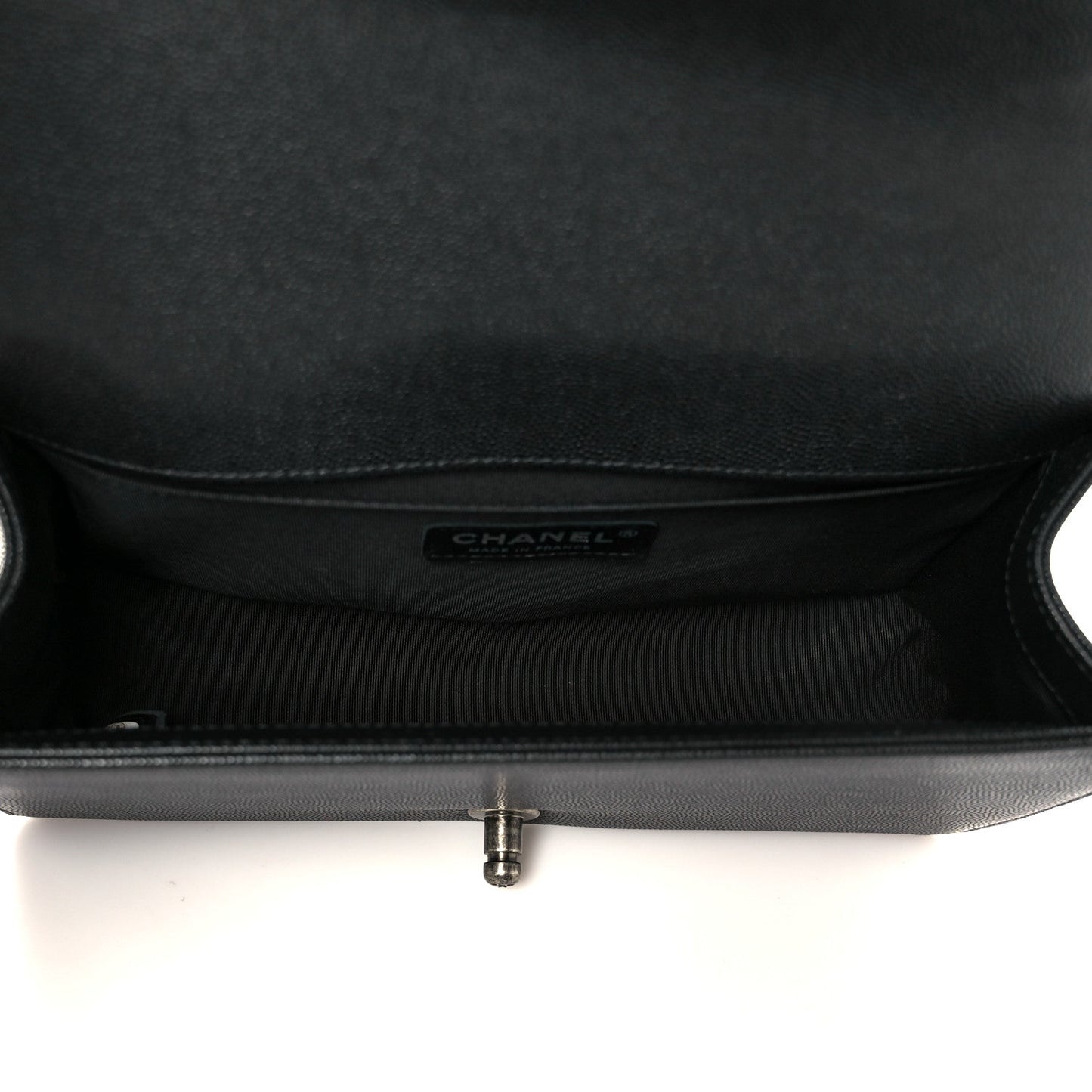 Caviar Quilted Medium Boy Flap Black