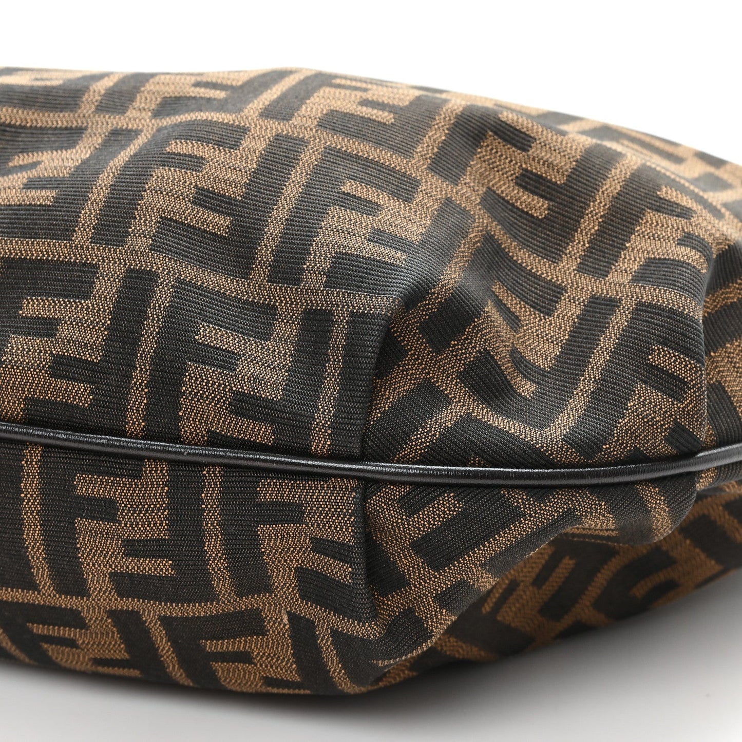 Zucca Small Chef Chain Hobo Tobacco