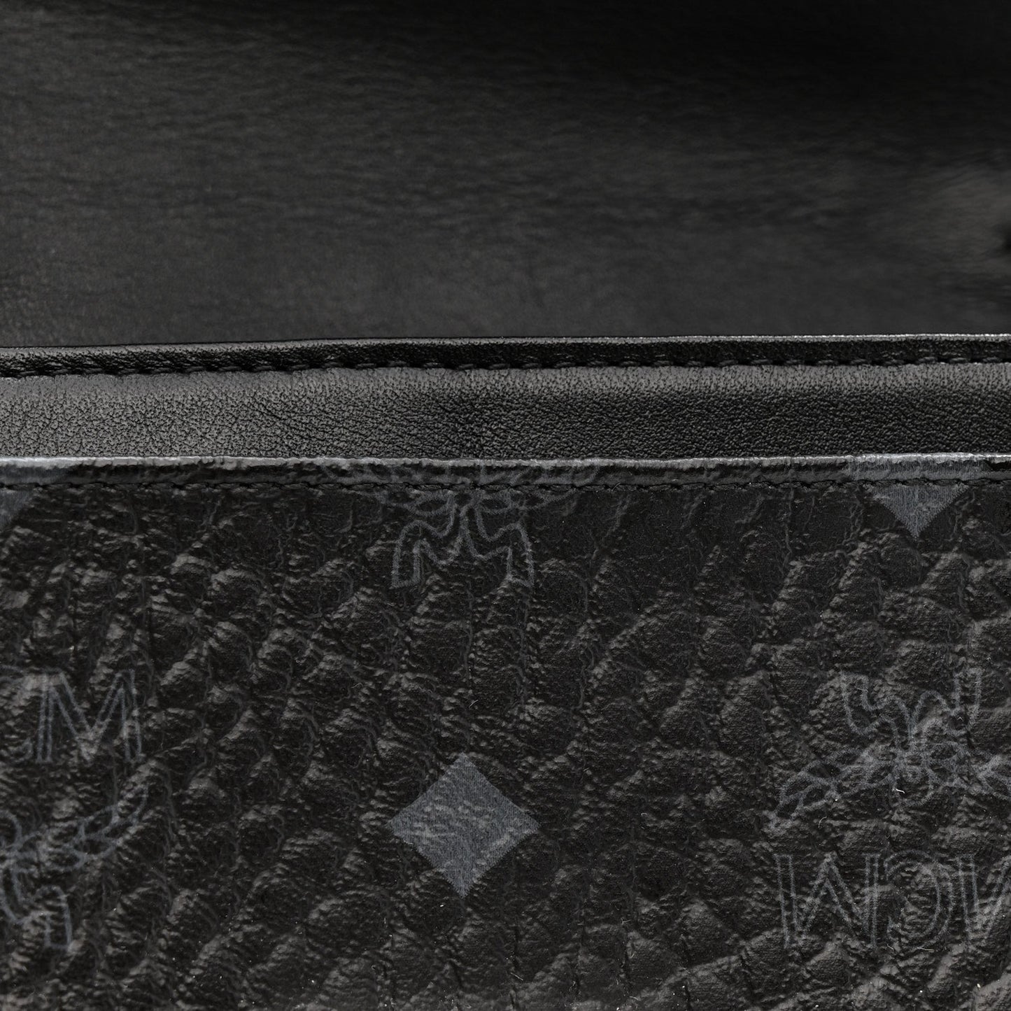 Visetos Large Patricia Wallet On Chain Black
