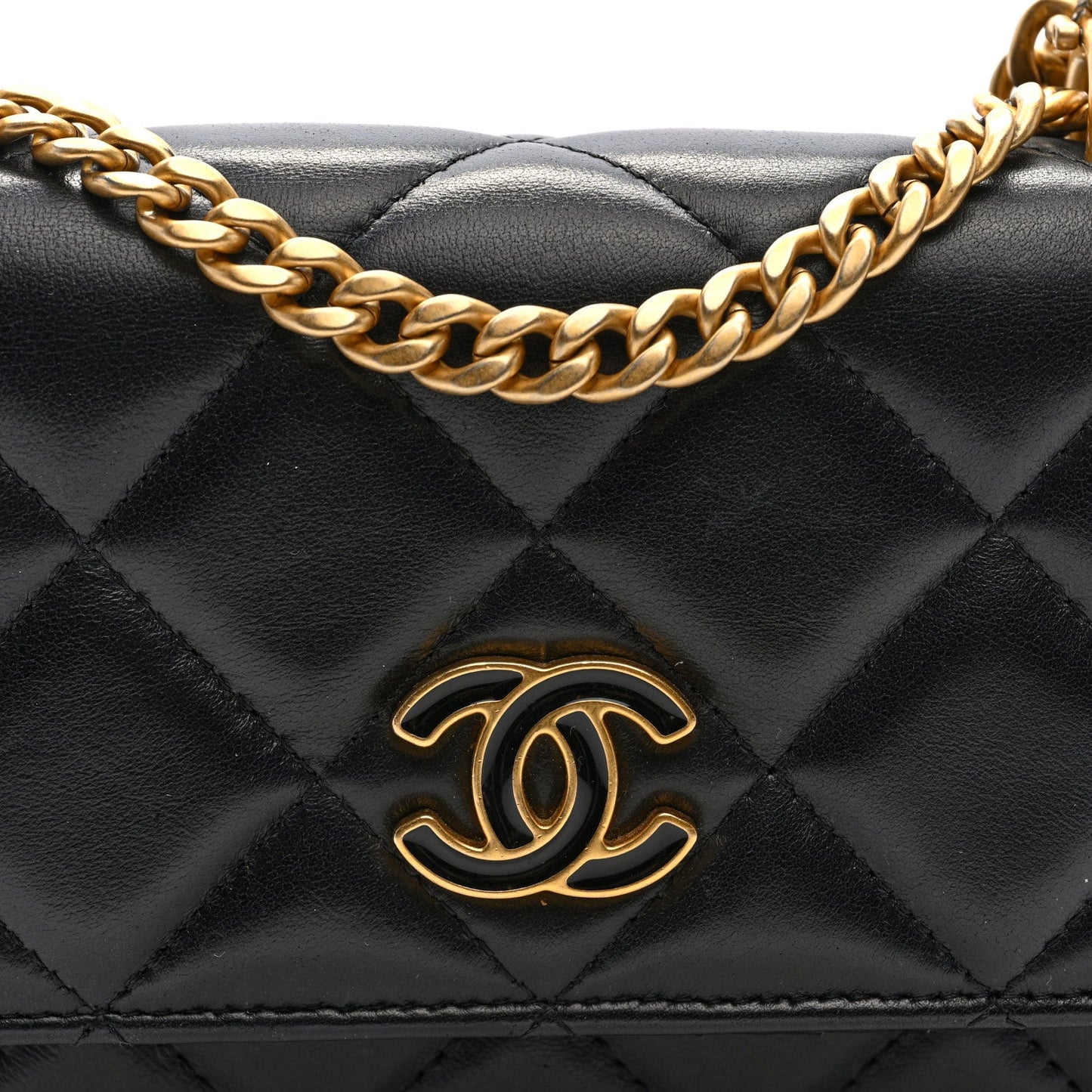 Lambskin Enamel Quilted Pending CC Clutch With Chain Black