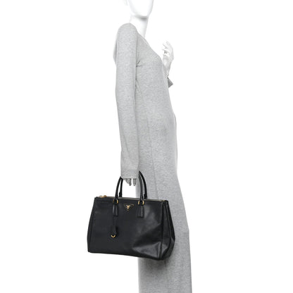 Saffiano Large Galleria Double Zip Tote Black