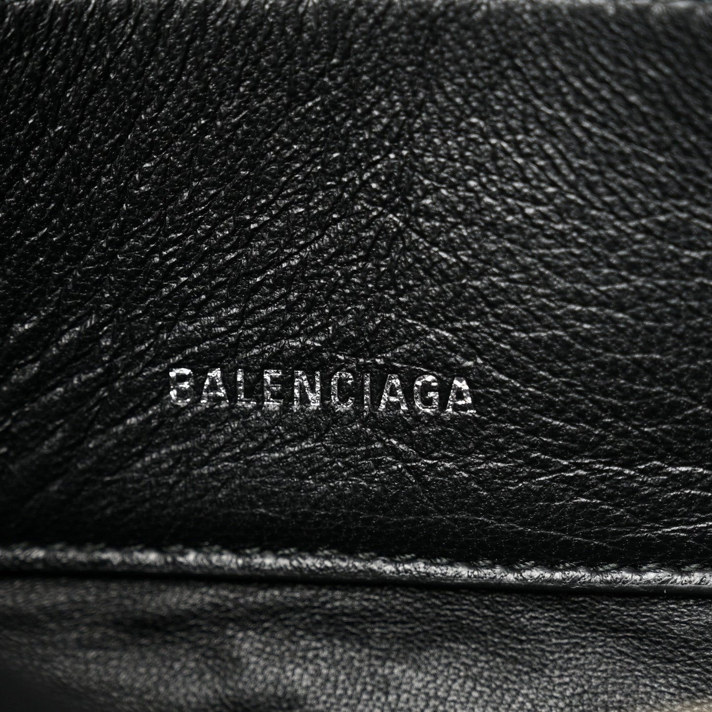Calfskin Triangle Pouch M Bleu Canopee