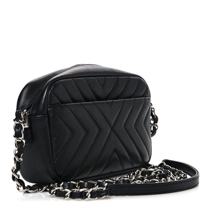 Calfskin Diagonal Chevron Quilted Tassel Camera Case Black