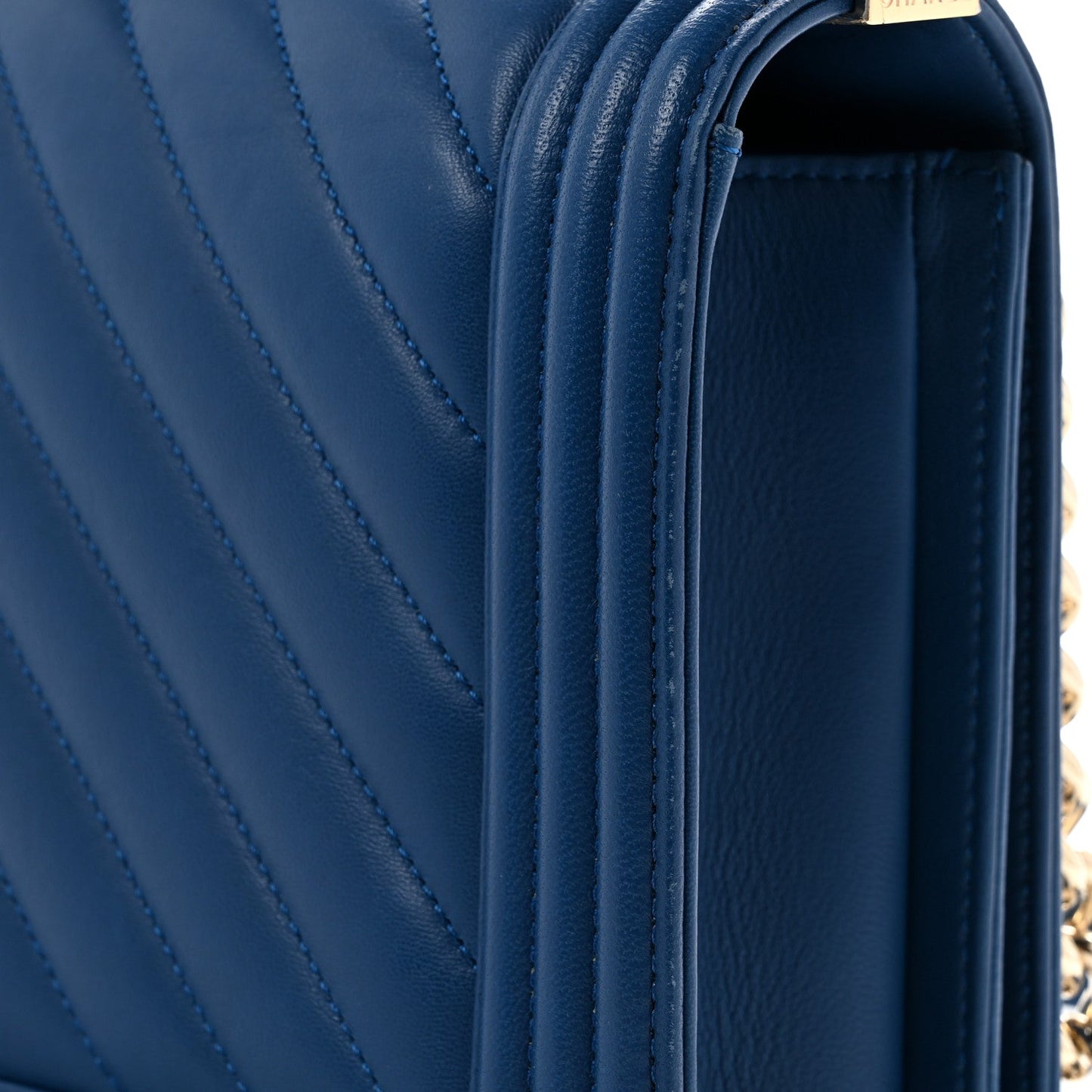 Lambskin Chevron Quilted New Medium Boy Flap Blue