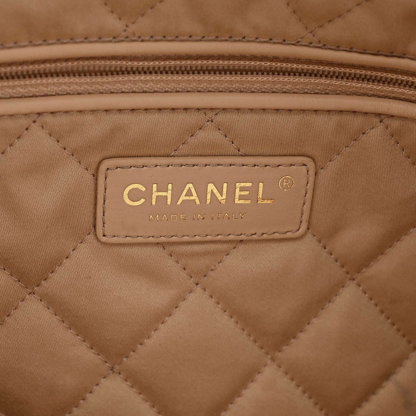 Shiny Calfskin Quilted Small Chanel 22 White