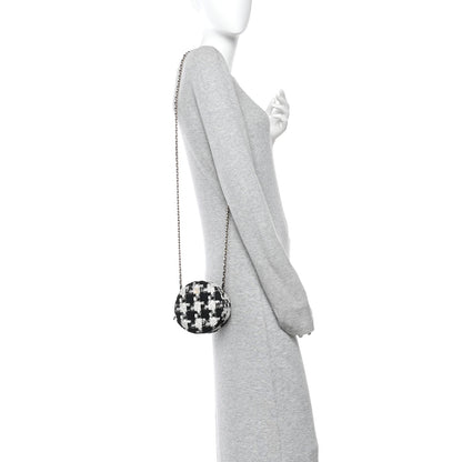 Tweed Quilted Round Clutch With Chain Black Ecru White