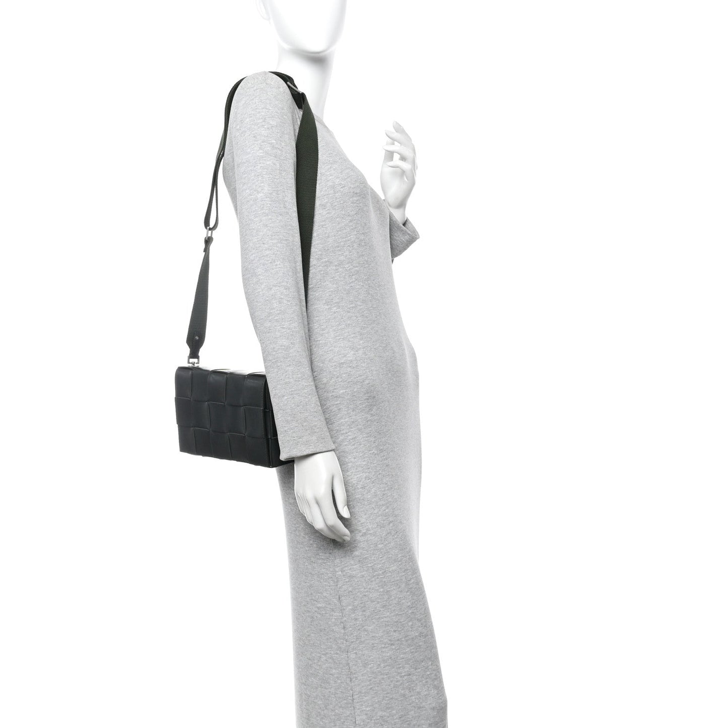 Calfskin Maxi Intreccio Cassette With Strap Bag Dark Green