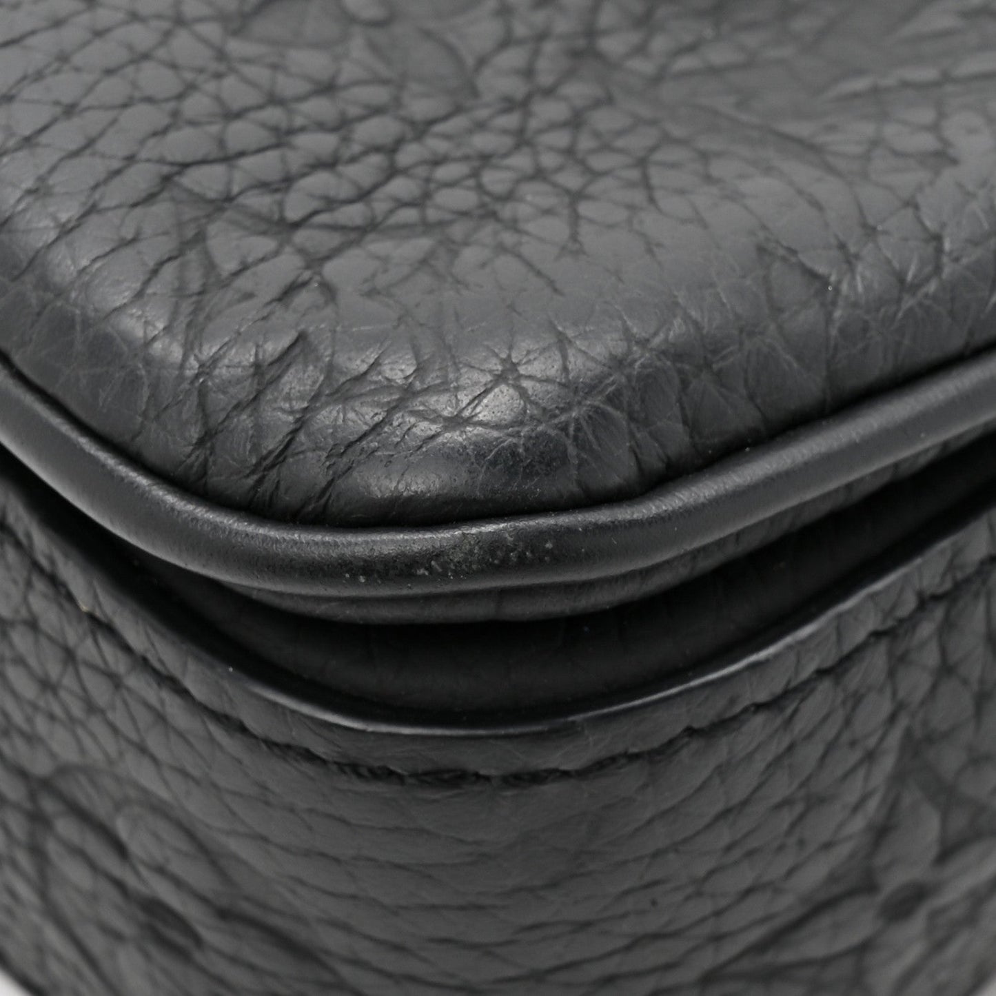Taurillon Monogram S Lock Wearable Wallet Black