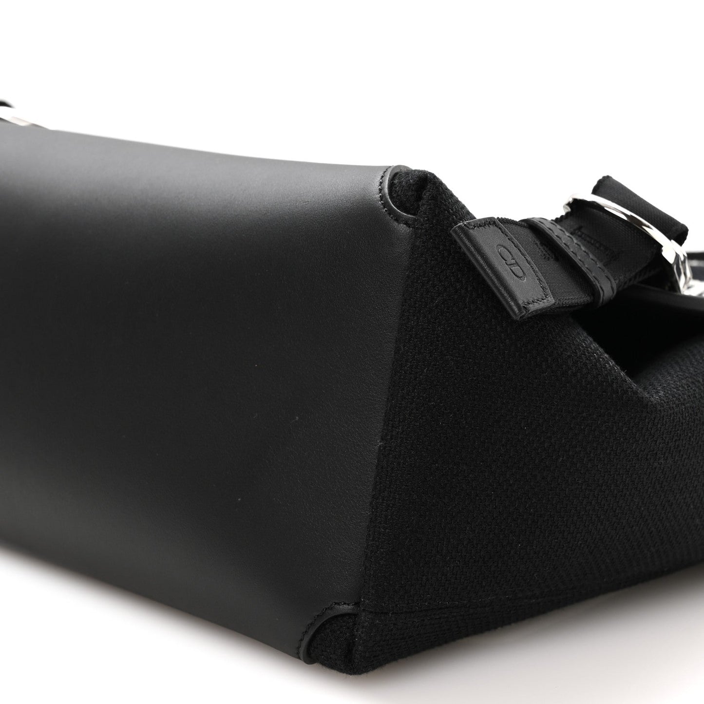 Canvas Embroidered Medium Jett Messenger Black White