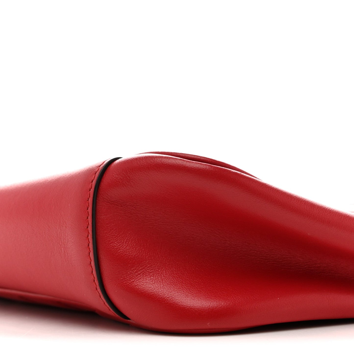 Calfskin Matelasse Small GG Marmont Shoulder Bag Hibiscus Red