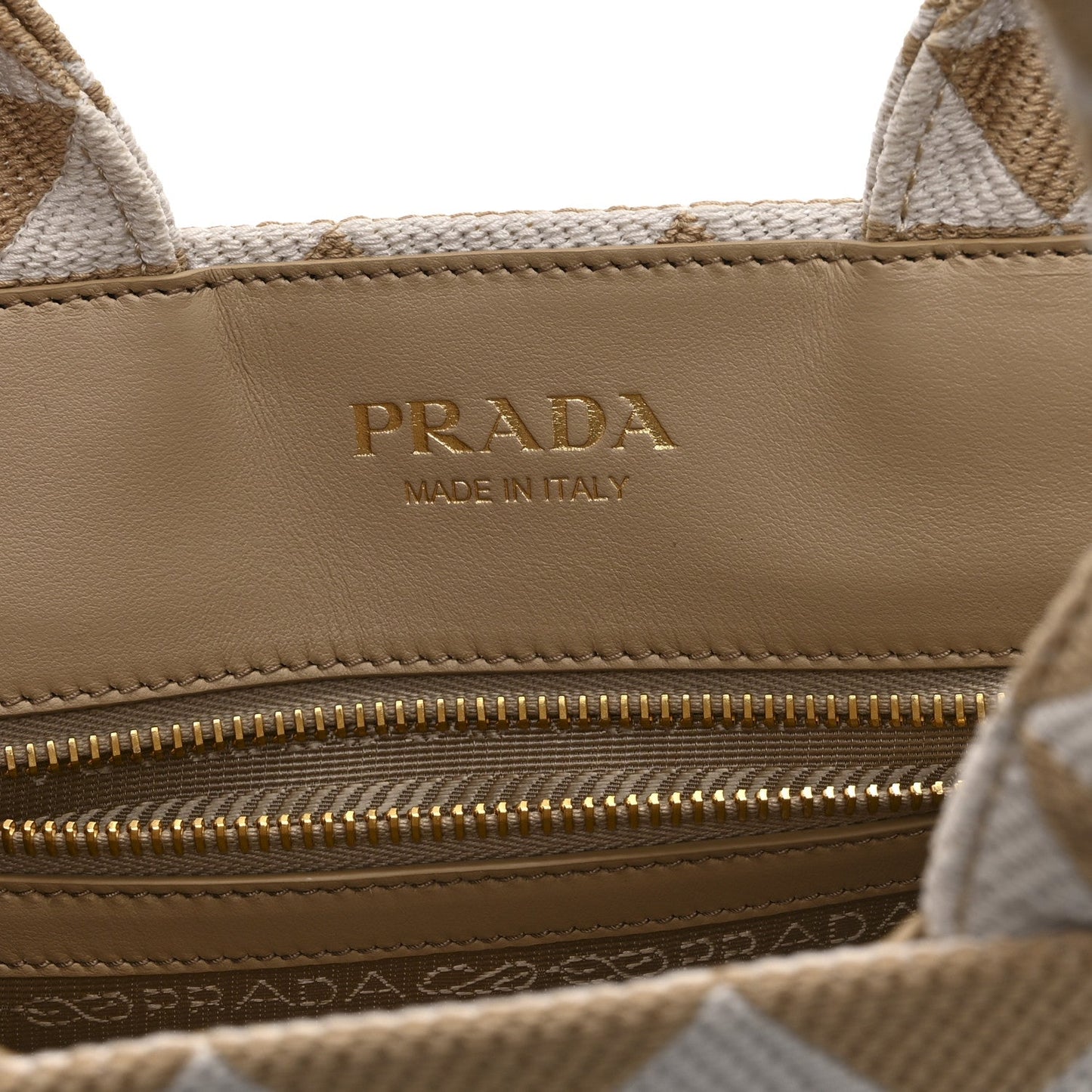 Jacquard Saffiano Triangolo Symbole Embroidered Small Tote Corda Talco