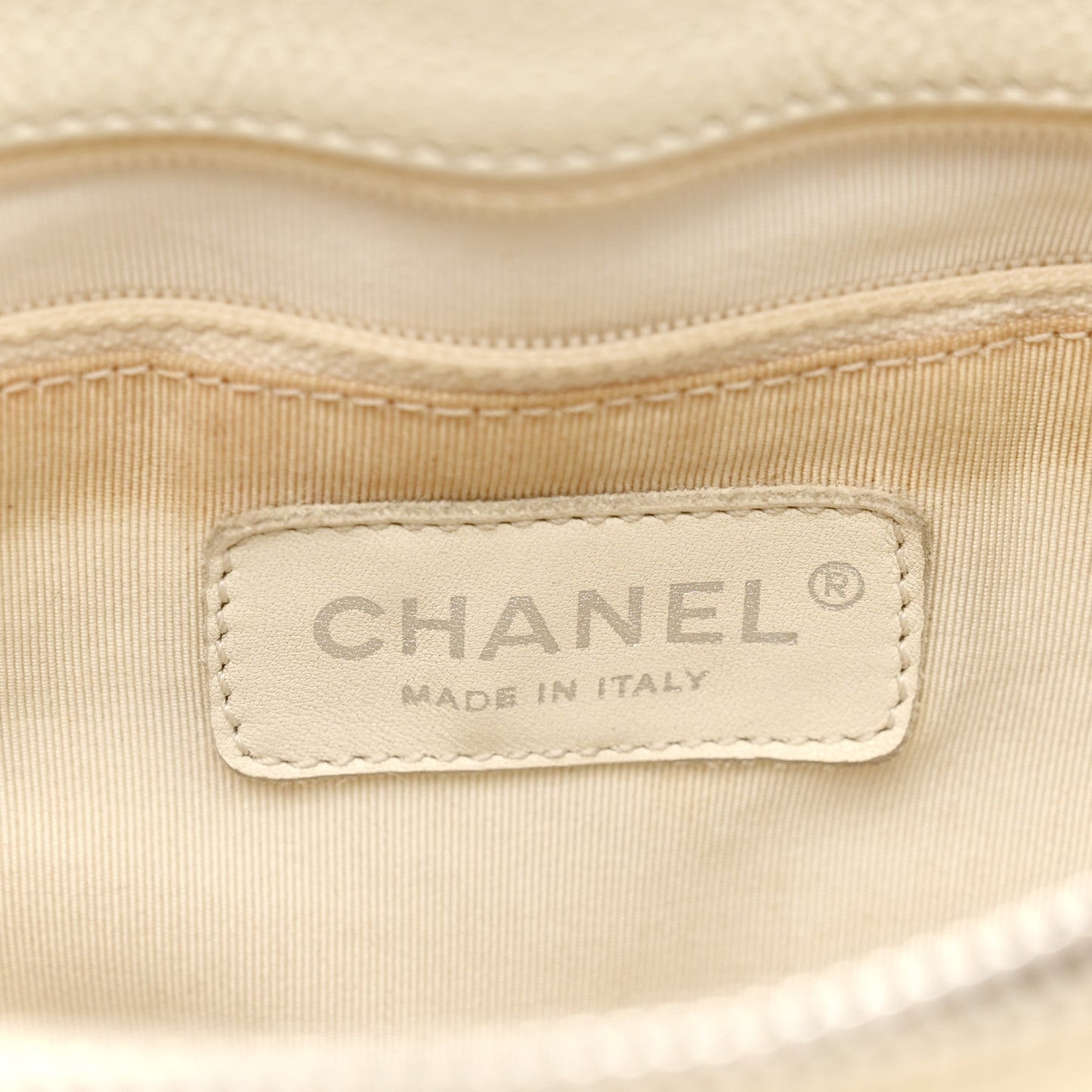 Caviar Quilted Grand Shopping Tote GST White