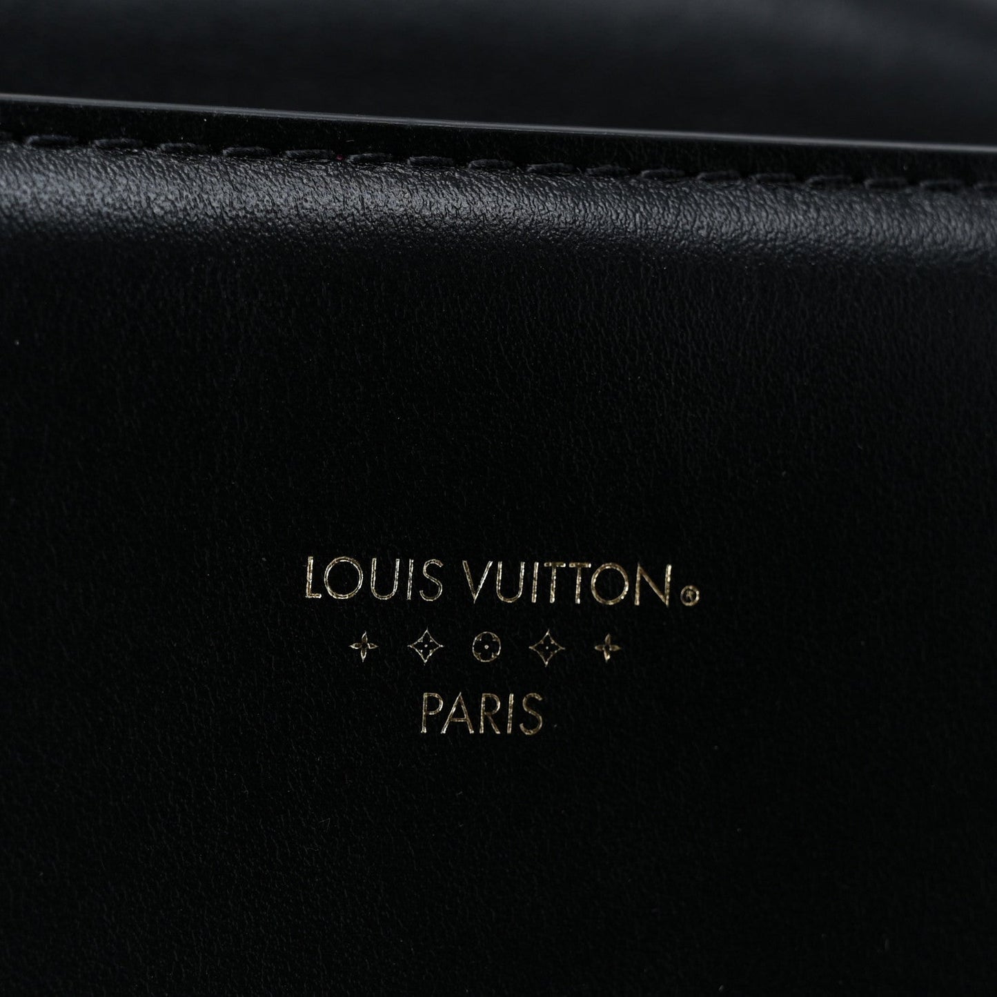 Smooth Calfskin LV Pont 9 Black