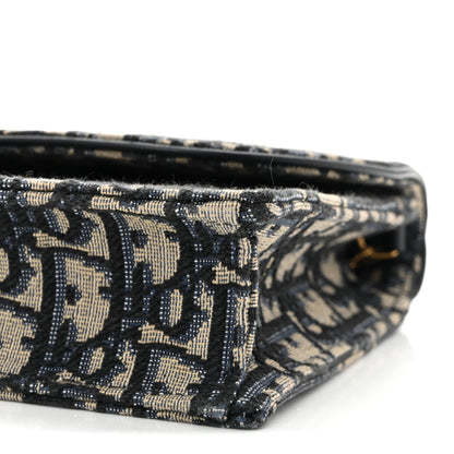 Oblique Saddle Chain Pouch Blue
